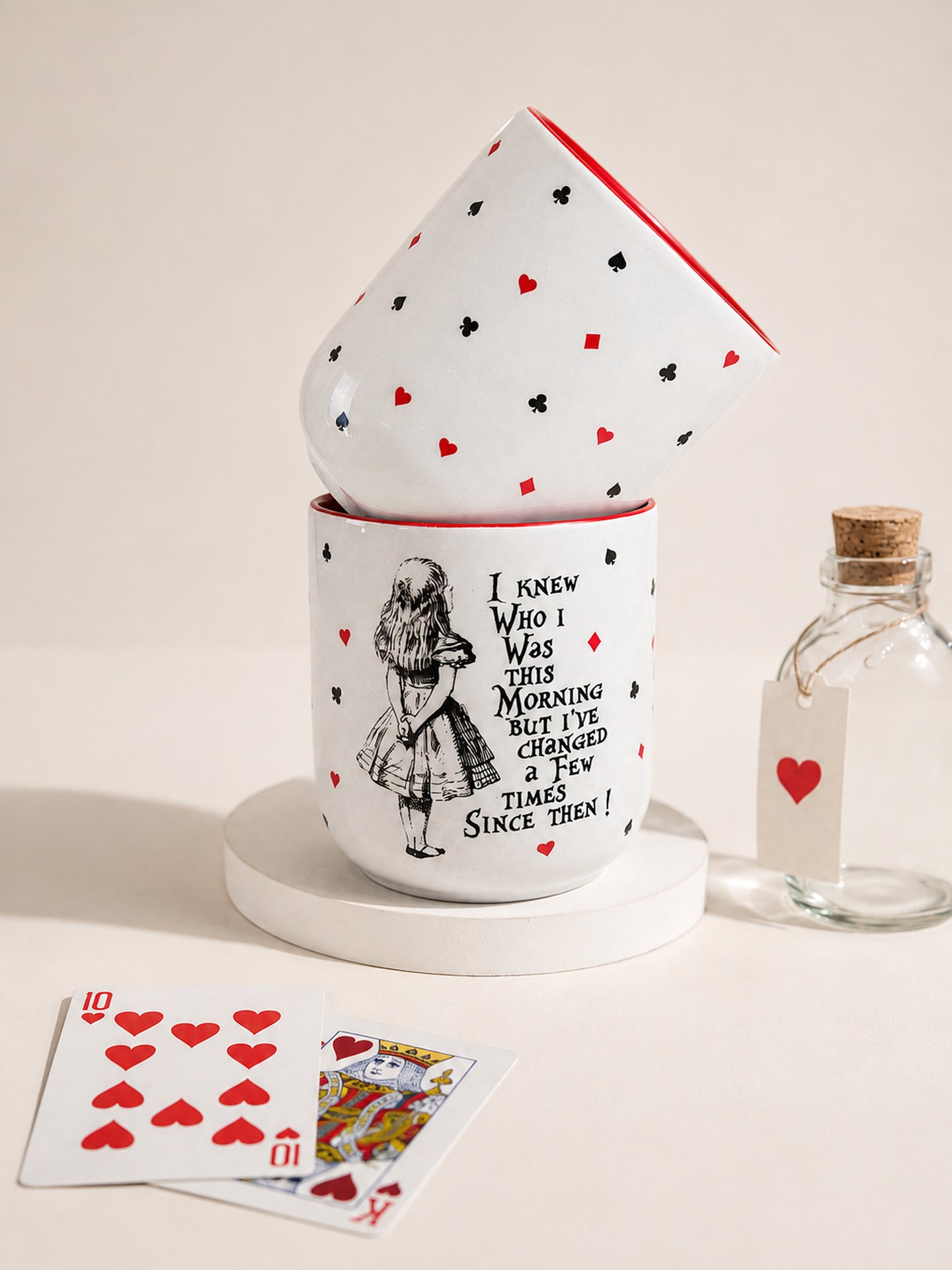 Alice in Wonderland Seramik Kulpsuz Kupa (Alice)